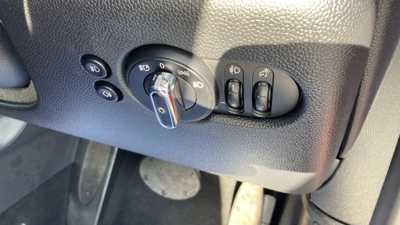 MINI Hatchback 135kW Cooper S Level 2 33kWh 3dr Auto Electric Hatchback